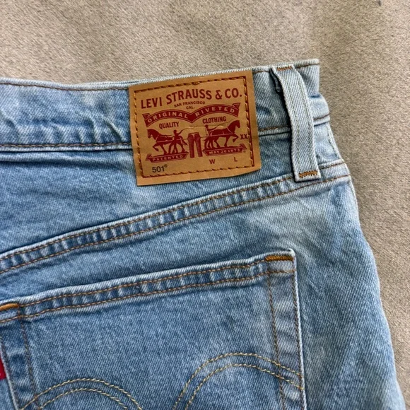 Levi 501 Denim Jean Shorts, Women, Size 31 - Picture 3 of 8